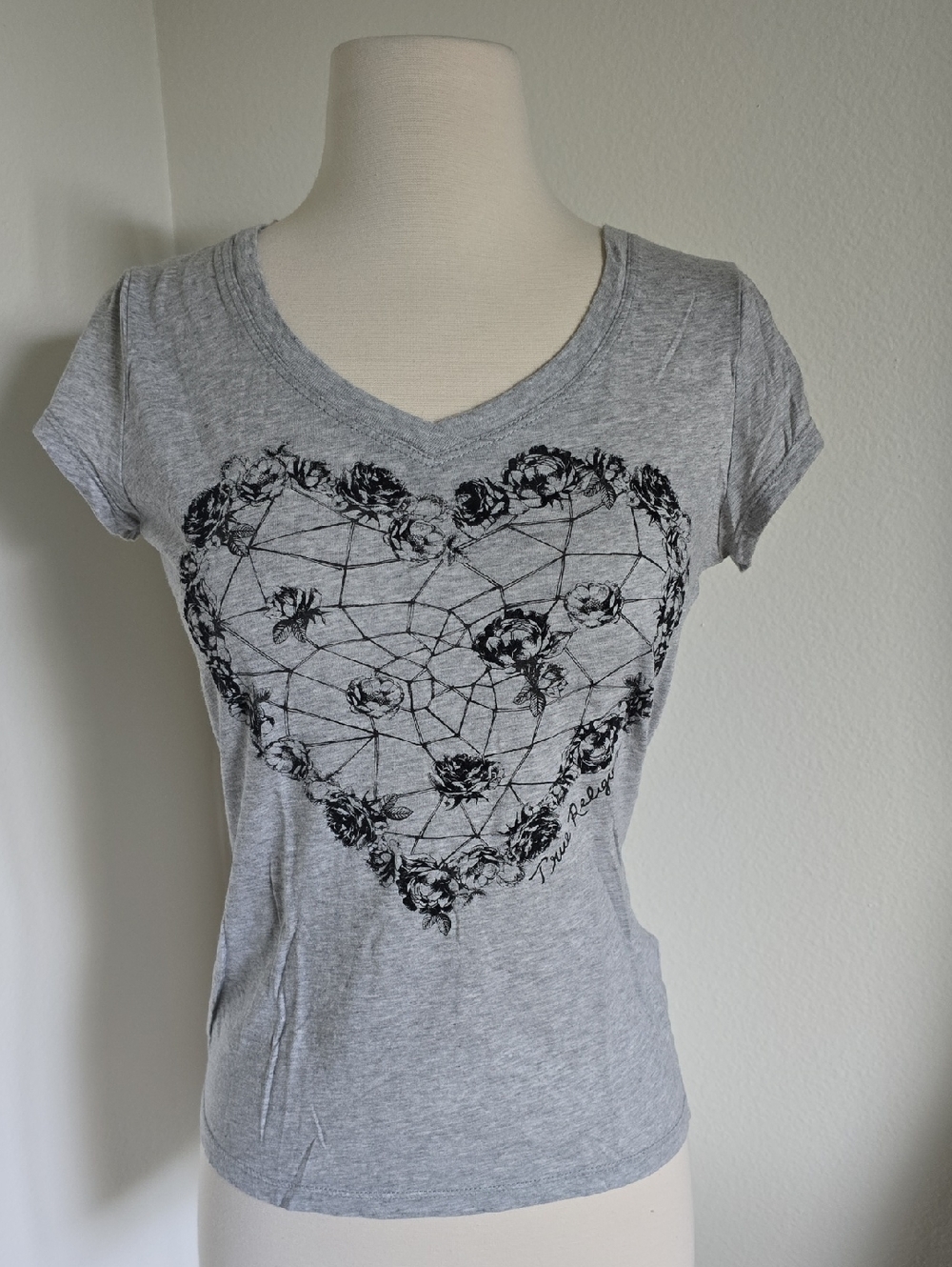 True Religion Light Grey V-Neck Tee with Black Heart Floral Graphic